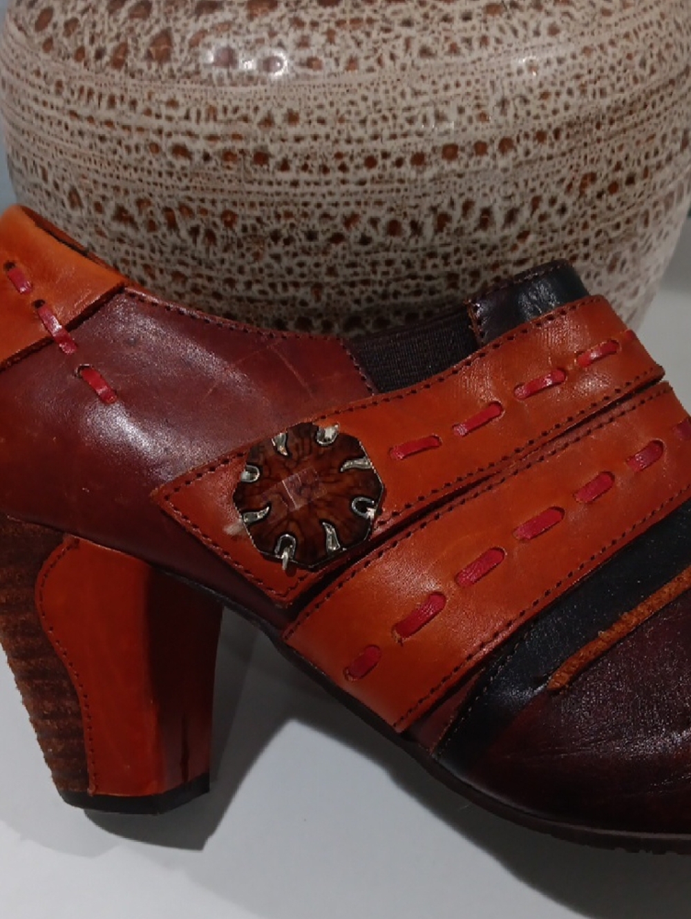 L'ATISTE Two-Tone Brown and Orange Leather Block Heel Pumps - Picture 4 of 5
